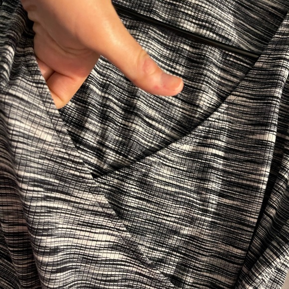 Loft Outlet Size Medium ribbed mock wrap V-Beck top, in great condition - Picture 14 of 16